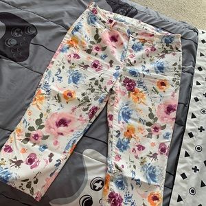 🔥🔥🔥Chicos capris jeans size 2